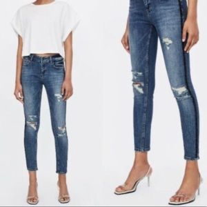 ZARA Jeans. Mid Rise Skinny size 6
